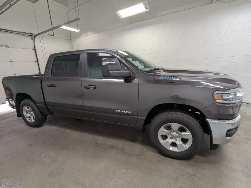 2025 Ram 1500 Tradesman photo 1