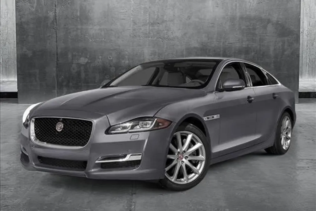 2016 Jaguar XJ R-Sport photo 1