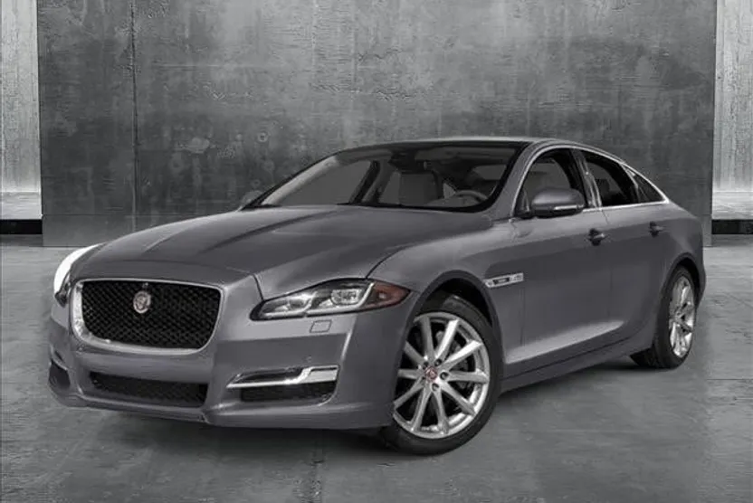 2016 Jaguar XJ R-Sport photo 1