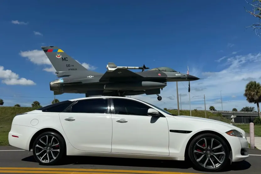 2013 Jaguar XJ XJL Supercharged photo 1