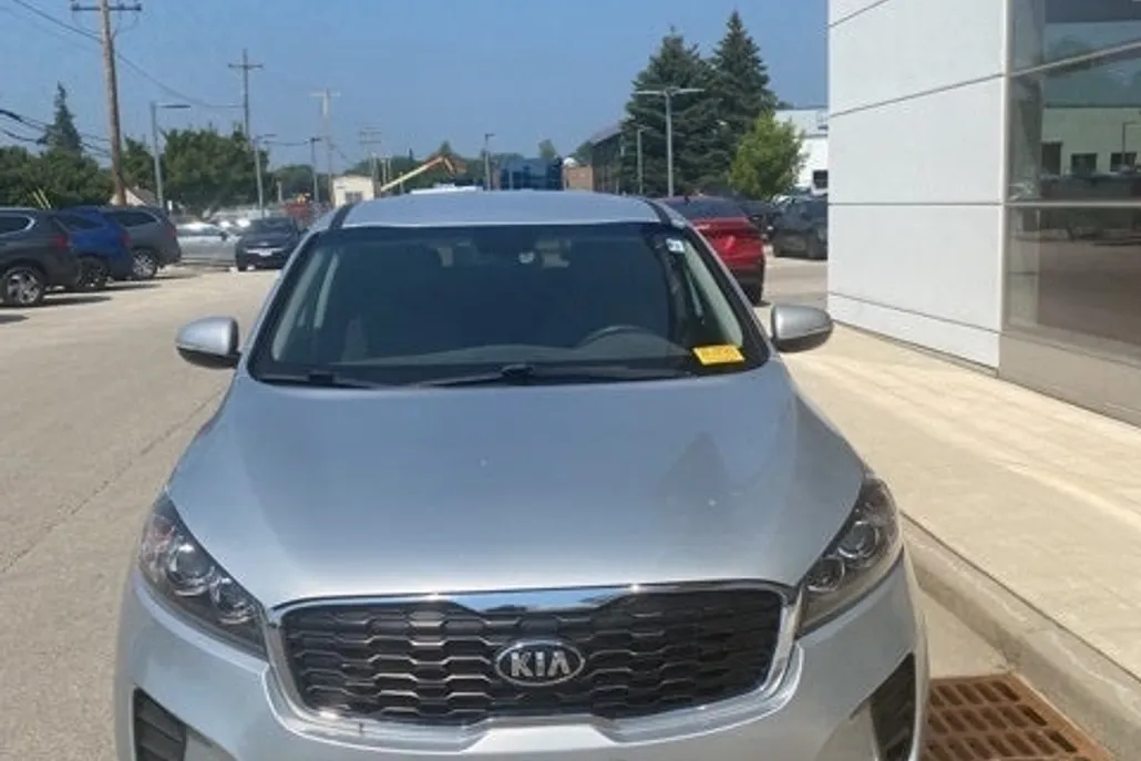 2019 Kia Sorento LX photo 1