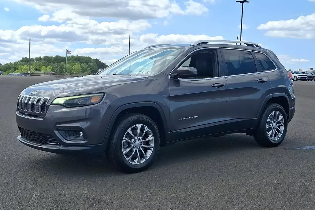 2019 Jeep Cherokee Latitude photo 1