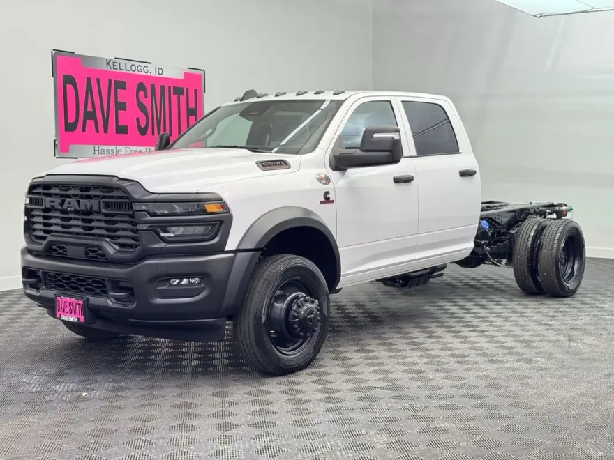 2025 Ram 5500 Tradesman photo 1