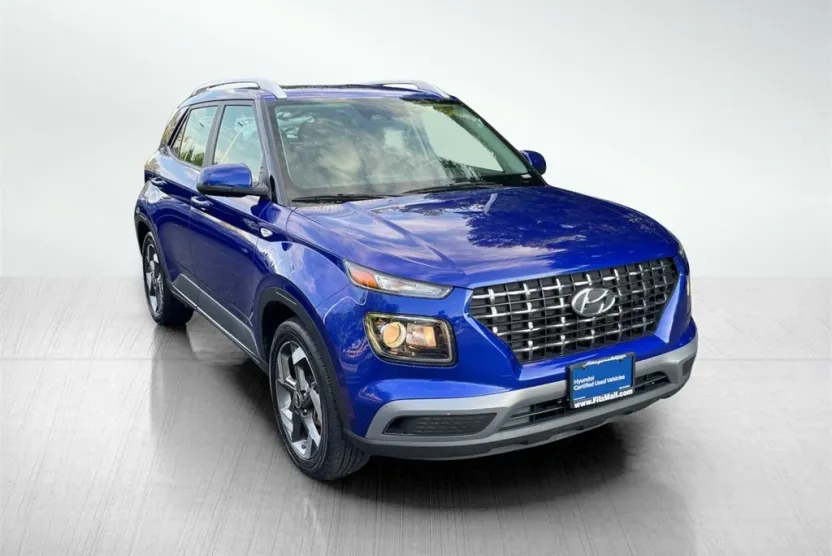2024 Hyundai Venue SEL photo 1