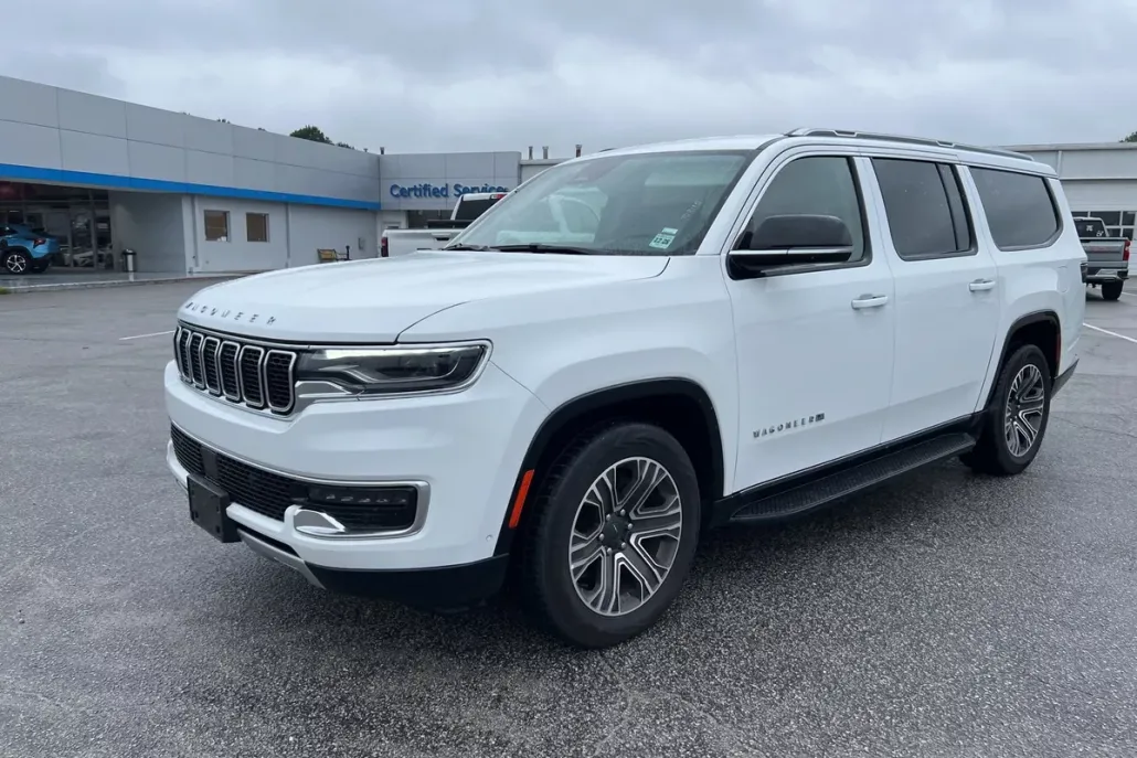 2024 Jeep Wagoneer L Series II photo 1