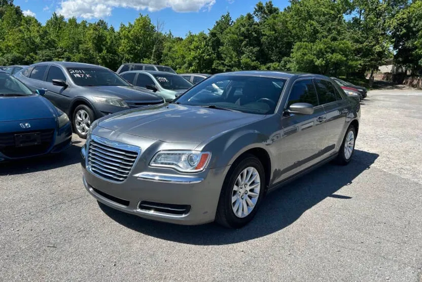 2012 Chrysler 300 Base photo 1