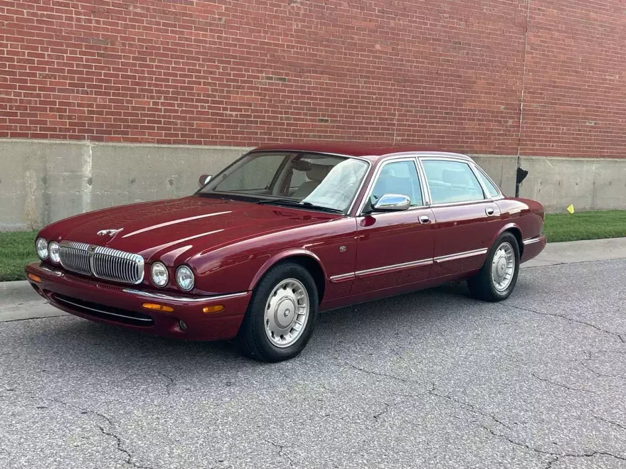 2000 Jaguar XJ 8 Vanden Plas photo 1