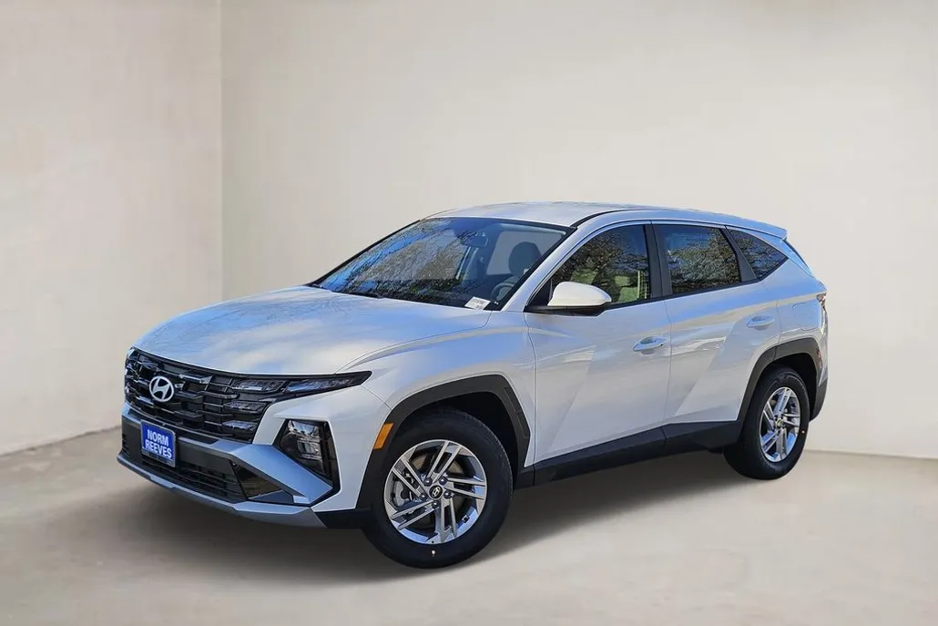 2025 Hyundai Tucson SE photo 1