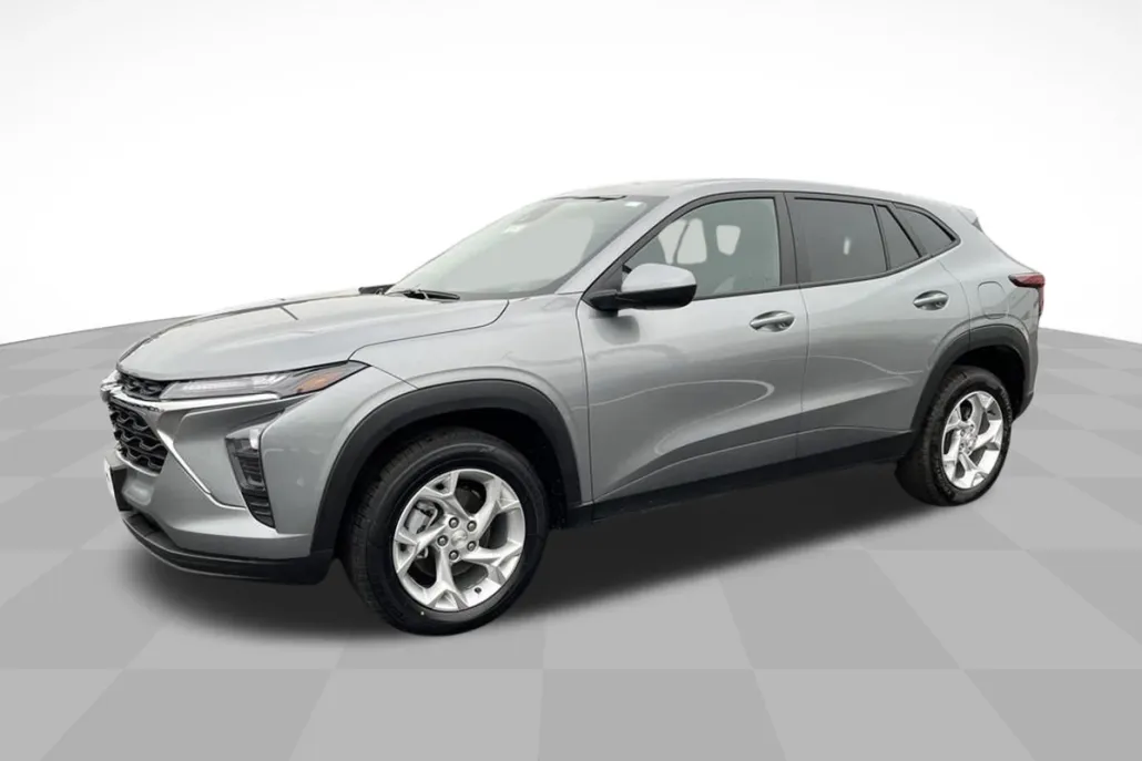 2024 Chevrolet Trax LS photo 1