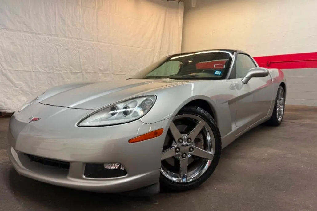 2005 Chevrolet Corvette photo 1