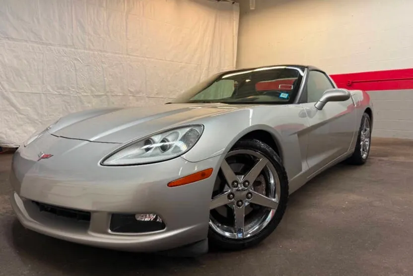 2005 Chevrolet Corvette photo 1