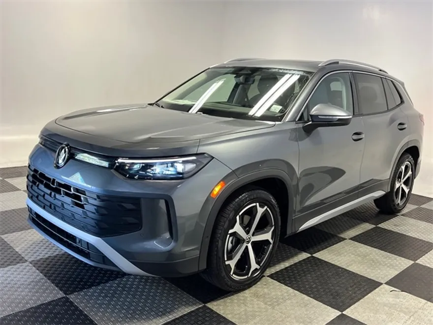 2025 Volkswagen Tiguan SE photo 1