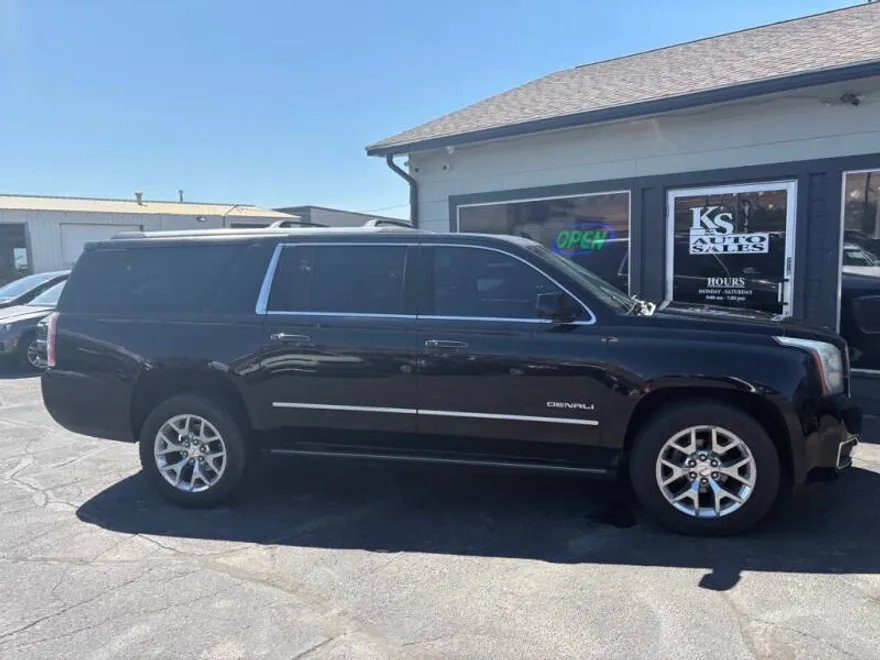 2015 Gmc Yukon XL Denali photo 1