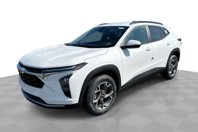 2025 Chevrolet Trax LT photo 1