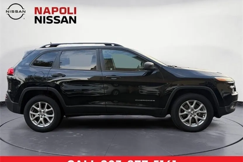 2017 Jeep Cherokee Sport photo 1