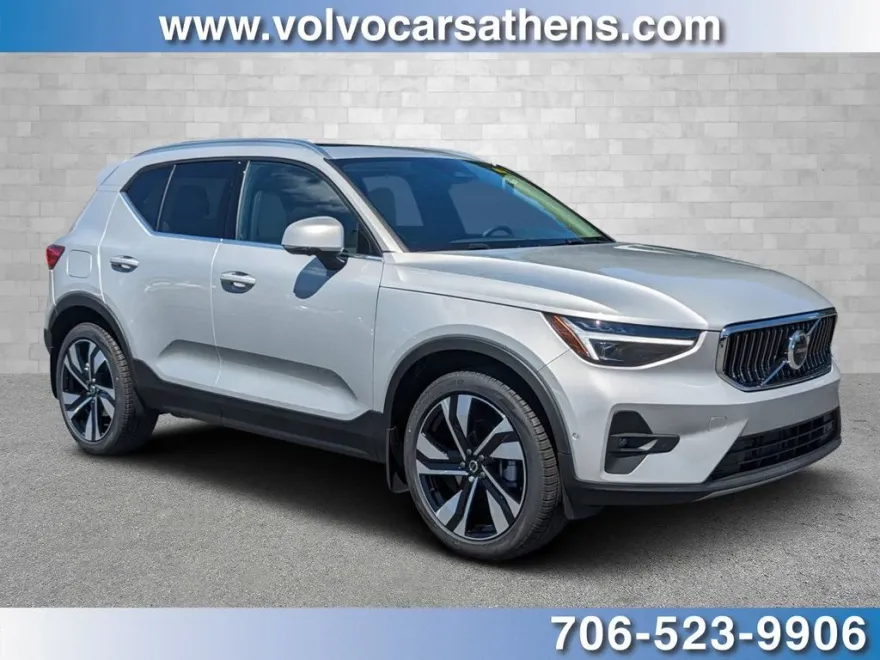 2025 Volvo XC40 Plus photo 1