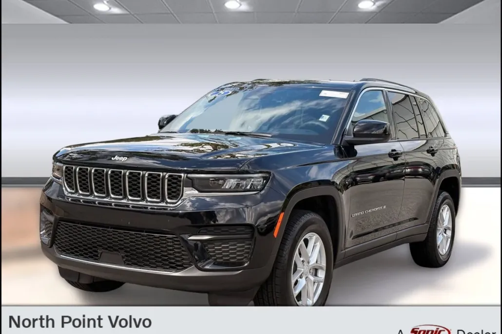 2025 Jeep Grand Cherokee Laredo photo 1