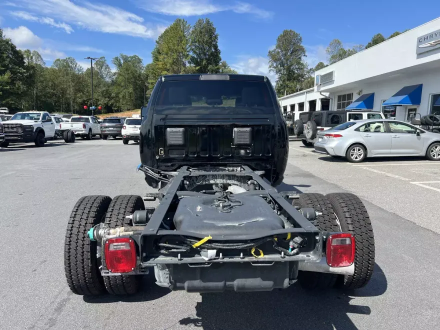 2025 Ram 5500 Tradesman photo 1