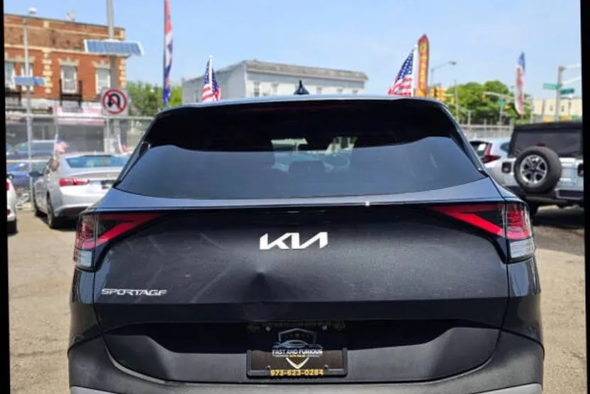 2023 Kia Sportage LX photo 1