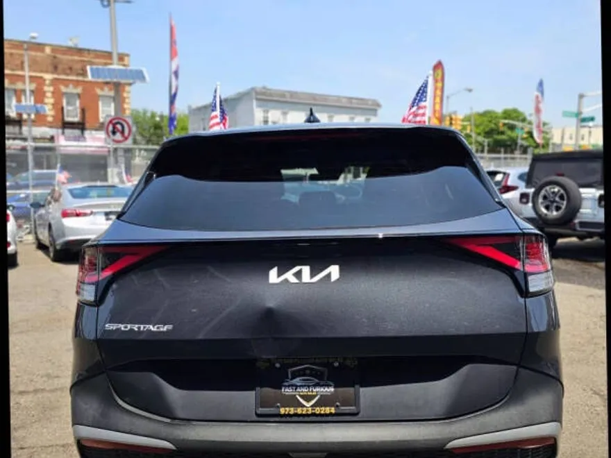 2023 Kia Sportage LX photo 1