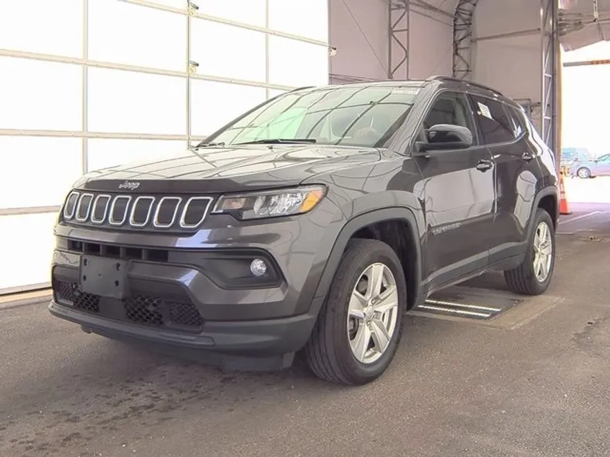 2022 Jeep Compass Latitude photo 1