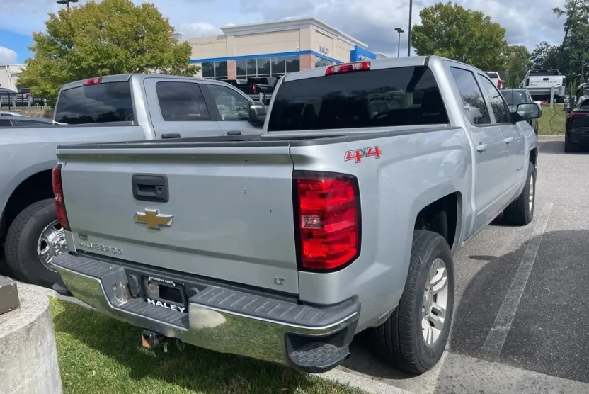 2015 Chevrolet Silverado 1500 LT photo 1