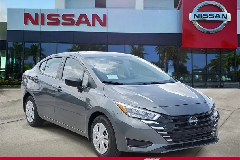 2025 Nissan Versa 1.6 S photo 1