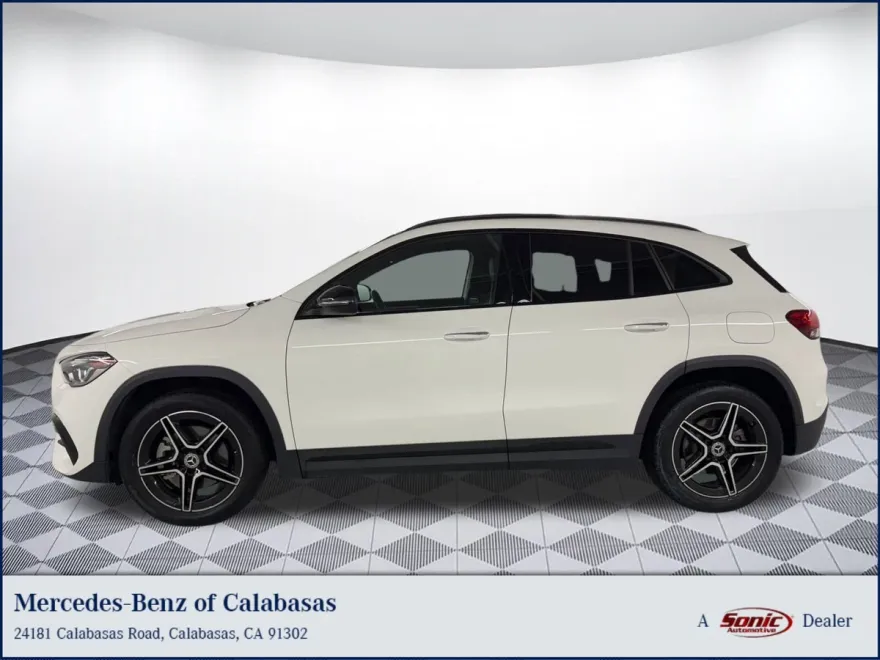 2023 Mercedes Benz GLA 250 photo 1
