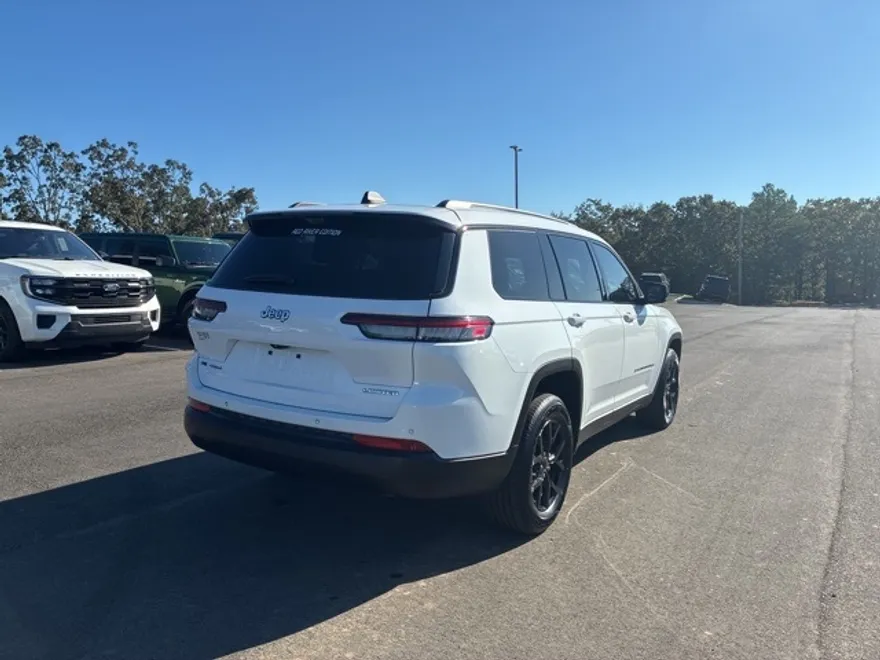2022 Jeep Grand Cherokee Limited photo 1