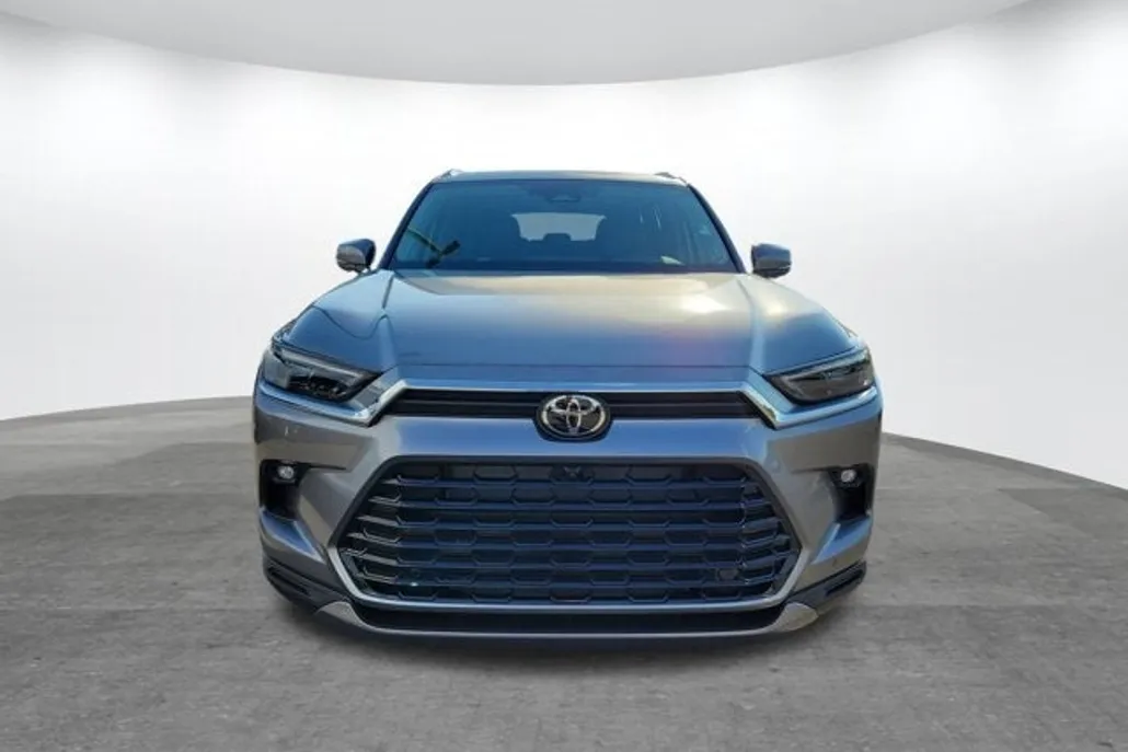 2026 Toyota Grand Highlander Limited photo 1