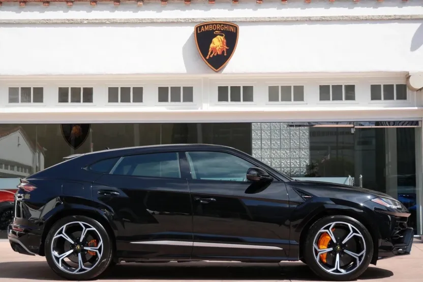 2020 Lamborghini Urus photo 1