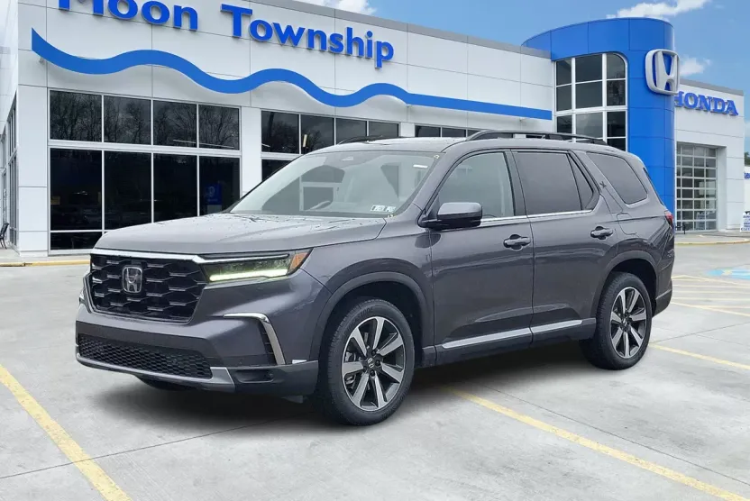 2025 Honda Pilot Touring photo 1