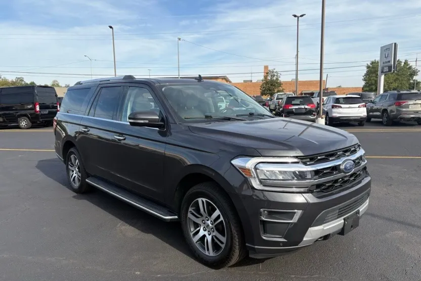 2023 Ford Expedition MAX Limited photo 1