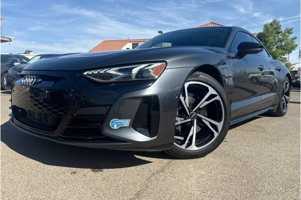 2022 Audi e-tron GT Prestige photo 1