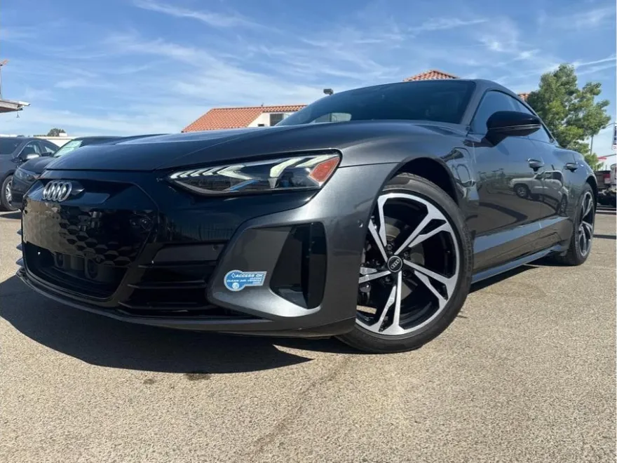 2022 Audi e-tron GT Prestige photo 1