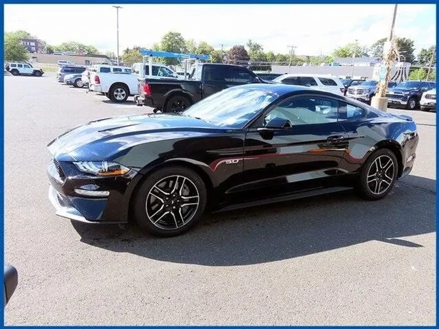 2022 Ford Mustang GT Premium photo 1