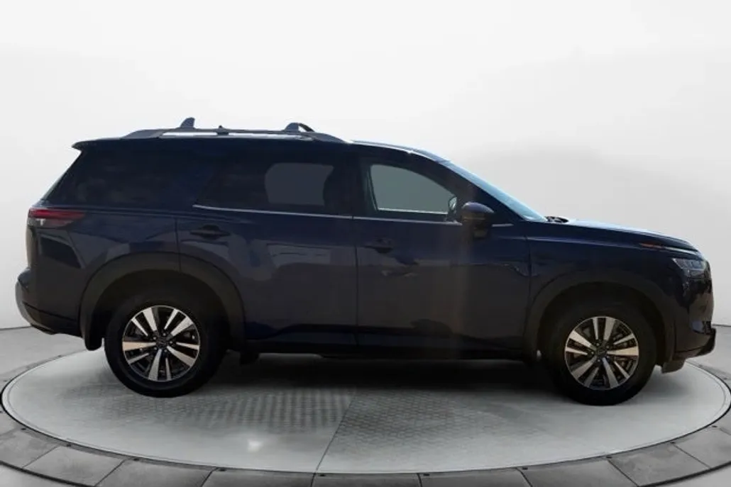 2024 Nissan Pathfinder SL photo 1