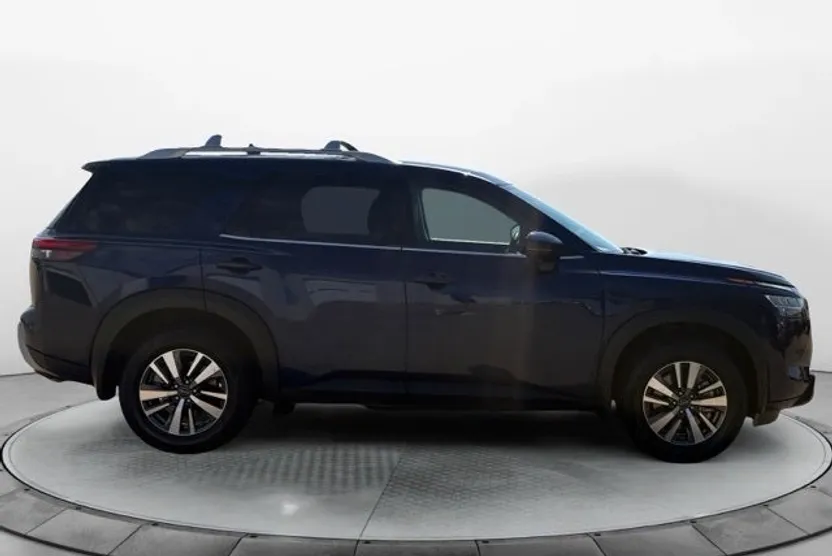 2024 Nissan Pathfinder SL photo 1