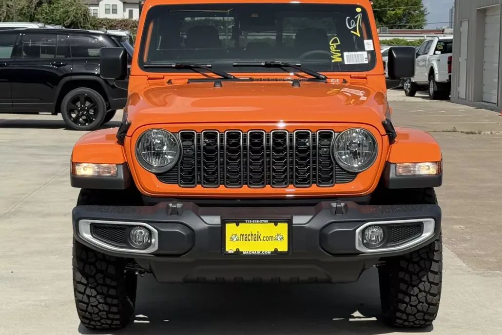 2025 Jeep Gladiator Sport photo 1