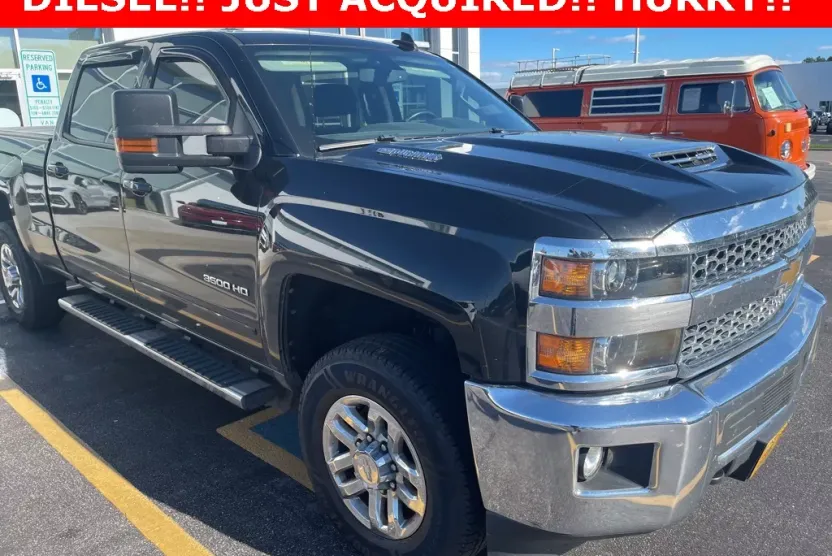 2019 Chevrolet Silverado 3500HD LT photo 1