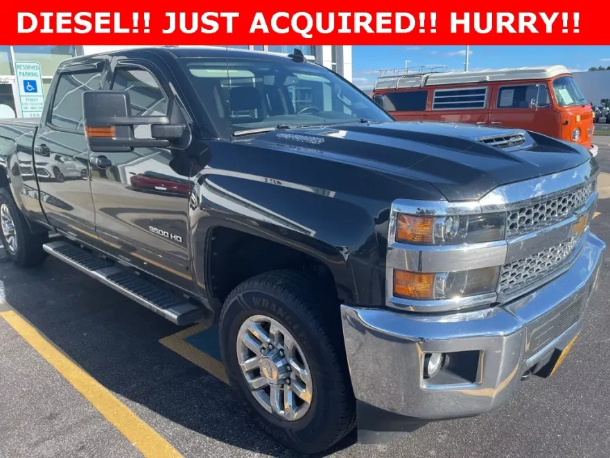 2019 Chevrolet Silverado 3500HD LT photo 1
