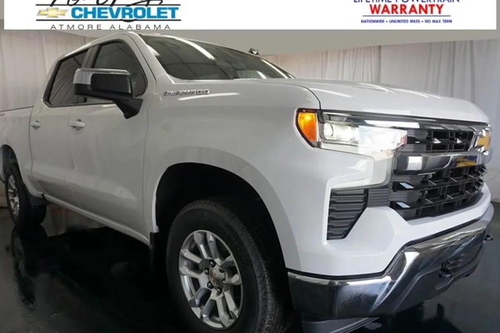 2026 Chevrolet Silverado 1500 LT photo 1