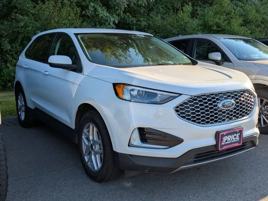 2023 Ford Edge SEL photo 1