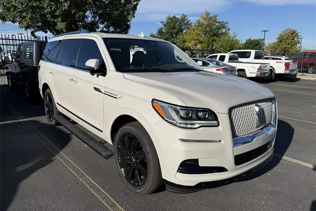 2024 Lincoln Navigator Reserve photo 1
