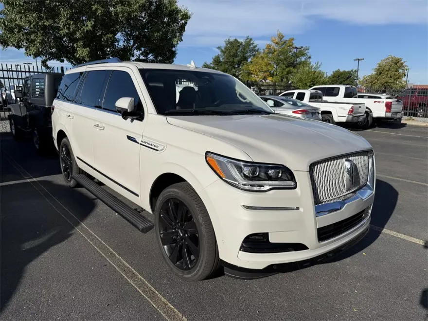2024 Lincoln Navigator Reserve photo 1