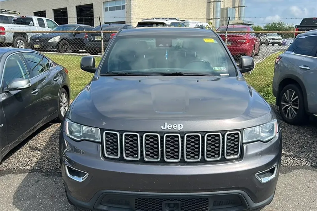2021 Jeep Grand Cherokee Laredo E photo 1