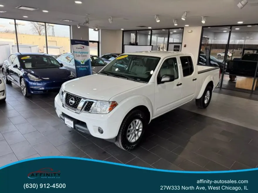2016 Nissan Frontier Crew Cab SV photo 1