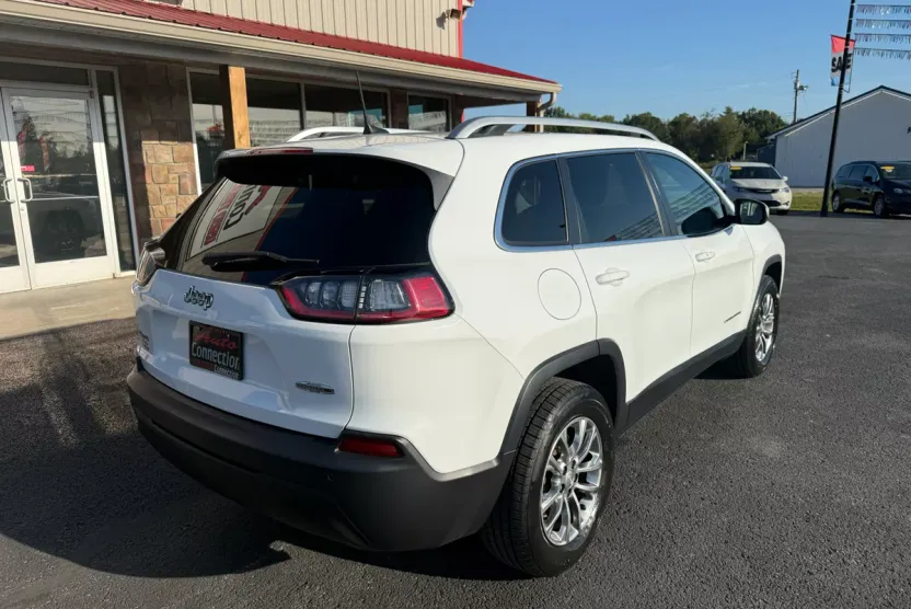 2021 Jeep Cherokee Latitude photo 1