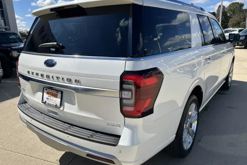 2024 Ford Expedition MAX Platinum photo 3