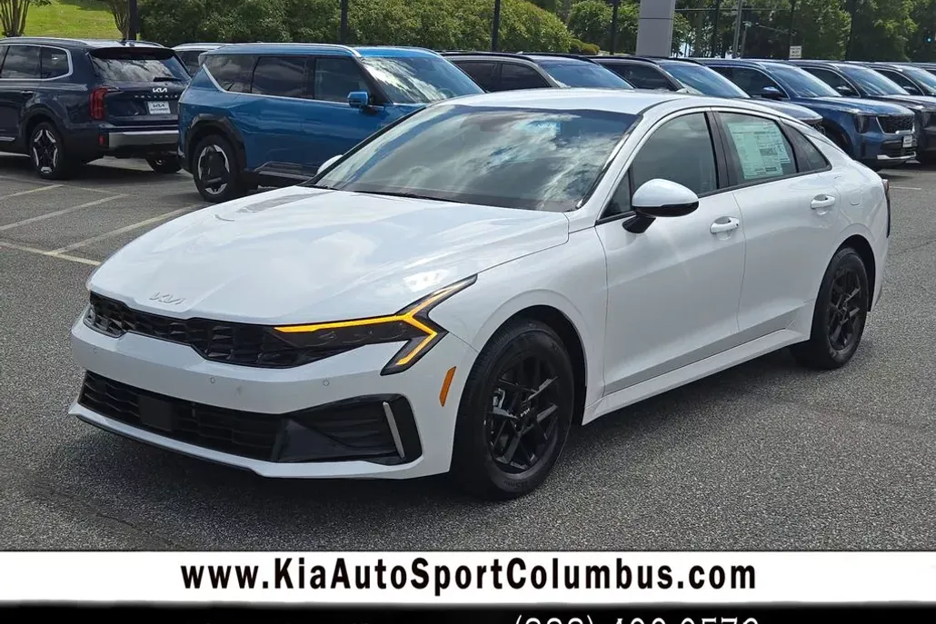 2025 Kia K5 LXS photo 1